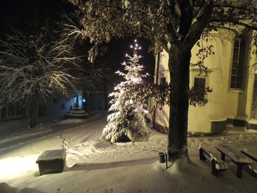 Kirchenwirt Inn Kreuzen  エクステリア 写真