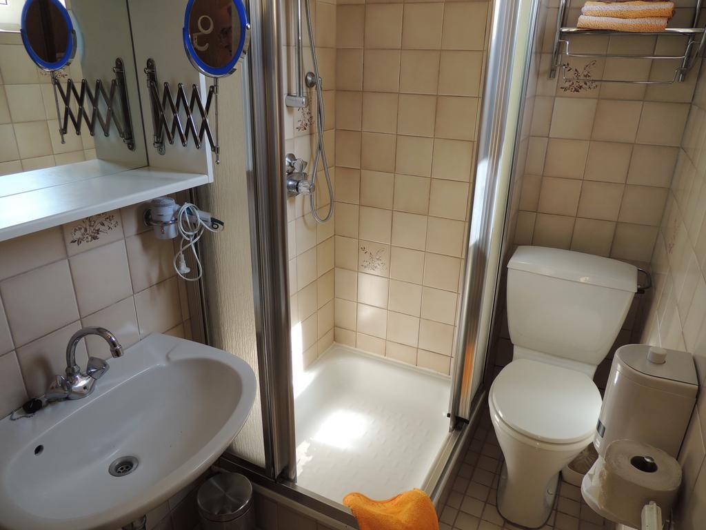Kirchenwirt Inn Kreuzen  部屋 写真