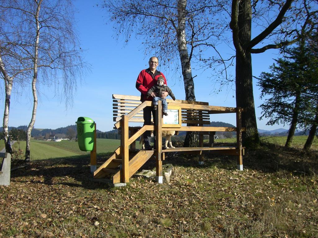 Kirchenwirt Inn Kreuzen  エクステリア 写真