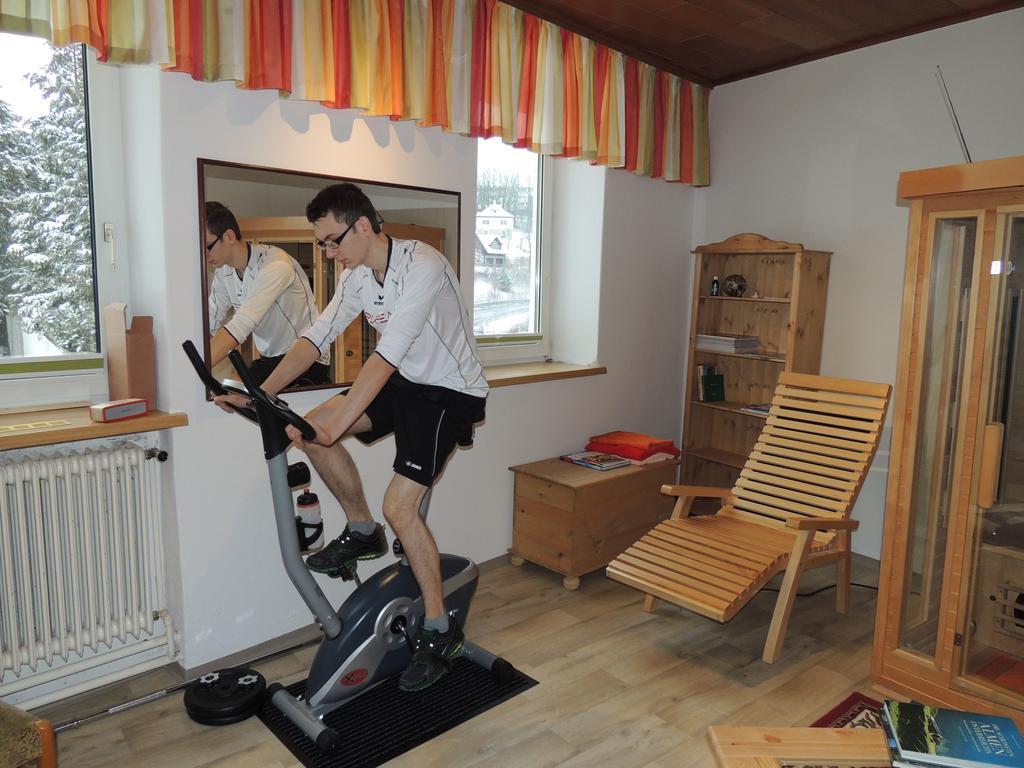 Kirchenwirt Inn Kreuzen  エクステリア 写真