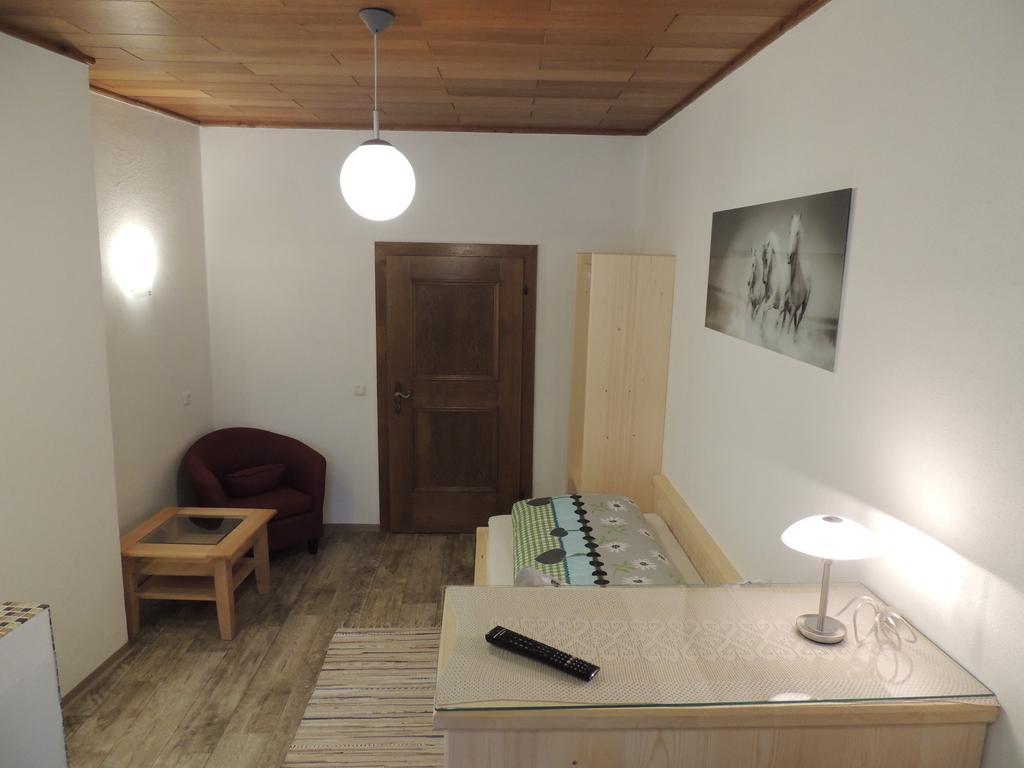 Kirchenwirt Inn Kreuzen  エクステリア 写真