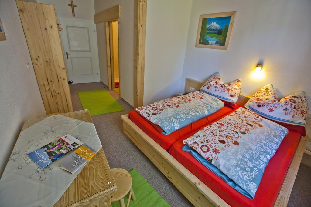 Kirchenwirt Inn Kreuzen  部屋 写真