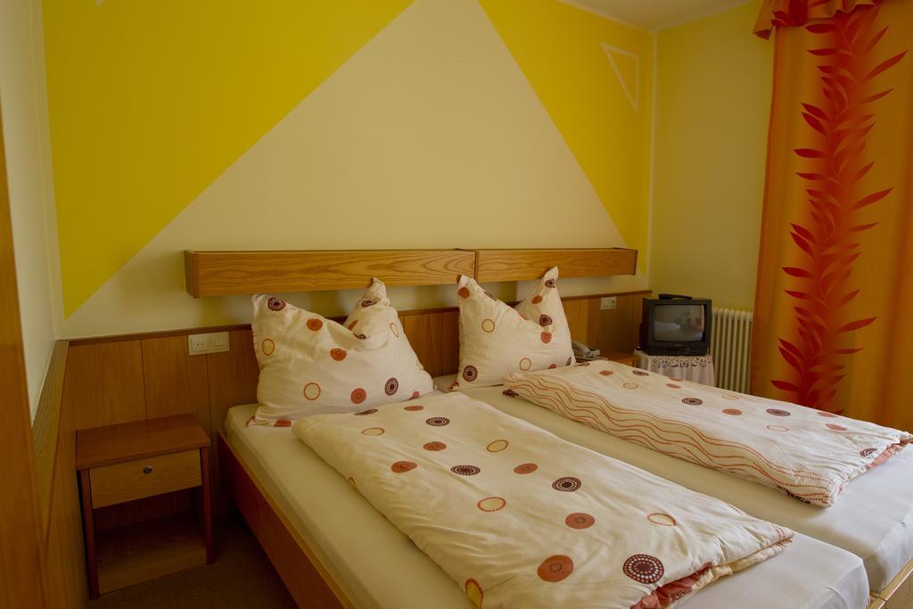 Kirchenwirt Inn Kreuzen  部屋 写真