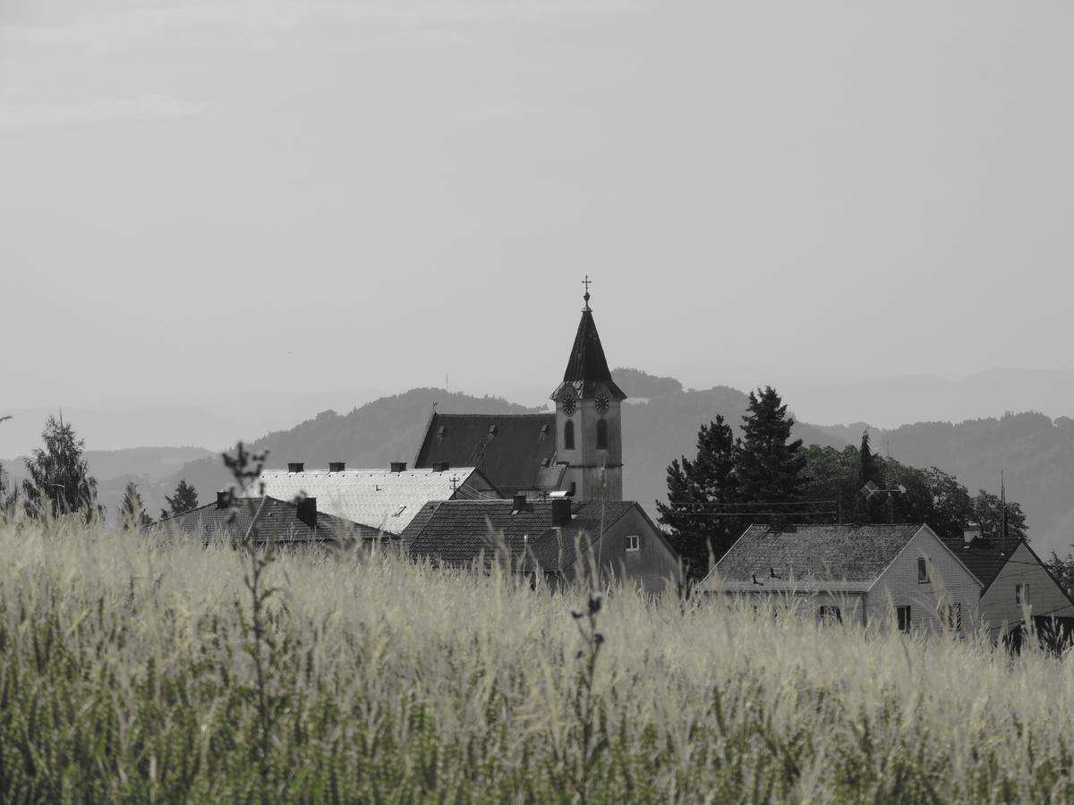 Kirchenwirt Inn Kreuzen  エクステリア 写真