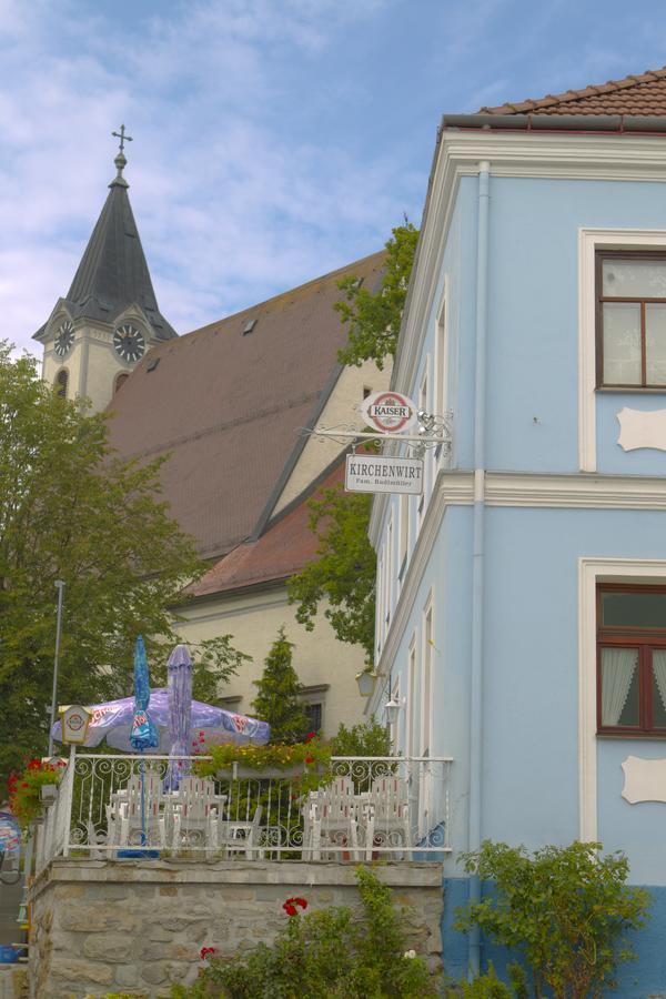 Kirchenwirt Inn Kreuzen  エクステリア 写真